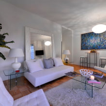 Miralls a l’interior de la sala d’estar: vistes, disseny, opcions de forma, elecció de la ubicació-5