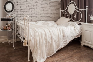 Smedede senge: fotos, typer, farve, design, hovedgavl med smedningselementer