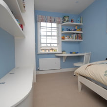 Stolik przy oknie w pokoju dziecięcym: widoki, wskazówki dotyczące lokalizacji, projekt, kształty i rozmiary-0