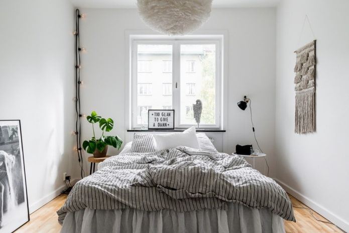 Hvornår kan og bør man ikke lægge en seng ved vinduet? Tips, designideer.