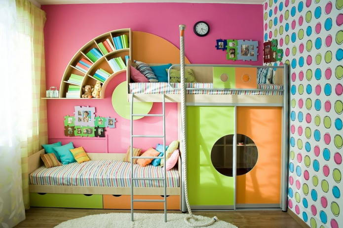 Dječji kreveti na kat: fotografije u unutrašnjosti, vrste, materijali, oblici, boje, dizajn