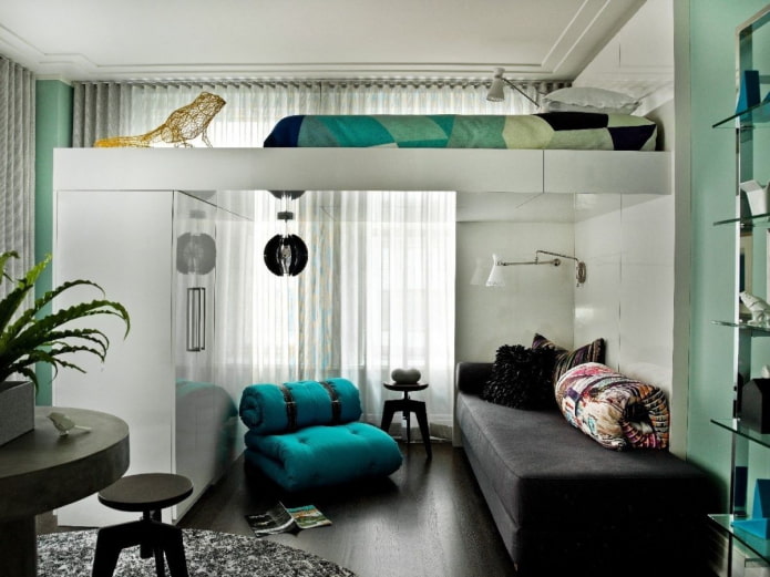 Katil di bawah siling: cadangan untuk pilihan, jenis, reka bentuk, gambar dalam pelbagai gaya