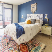 Kepala katil untuk bilik tidur: foto di pedalaman, jenis, bahan, warna, bentuk, dekorasi -1
