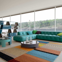 Τυρκουάζ καναπές στο εσωτερικό: τύποι, υλικά ταπετσαρίας, αποχρώσεις του χρώματος, σχήμα, σχέδιο, συνδυασμός-2