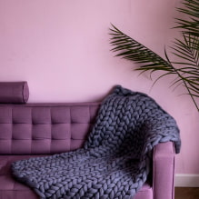 Sengeteppet på en sofa: typer, design, farger, tekstiler til innpakning. Hvordan ordne pledd pent? -0