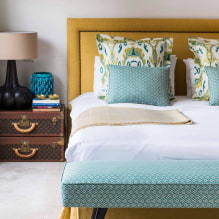Bàn cạnh giường ngủ: thiết kế, chủng loại, chất liệu, màu sắc, trang trí, hình ảnh trong nội thất-2