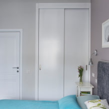 Garderobe i soveværelset: design, påfyldningsmuligheder, farver, figurer, placering i rummet-1