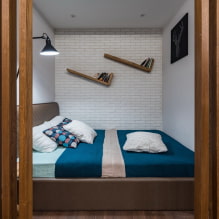 Prestatges sobre el llit: disseny, color, tipus, materials, opcions de disseny-2