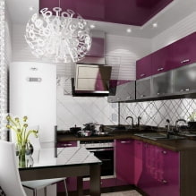 Cuina violeta: combinacions de colors, elecció de cortines, decoració, paper pintat, mobles, il·luminació i decoració-2
