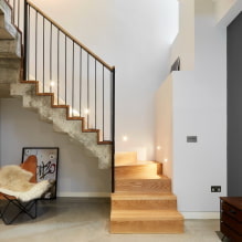 Treppe zum zweiten Stock in einem Privathaus: Typen, Formen, Materialien, Dekoration, Farbe, Stile-2