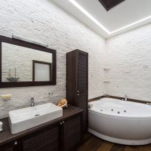 Corner bath in the interior: the pros and cons, examples of design-5