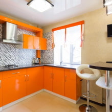 Orange kök i interiören: designfunktioner, kombinationer, val av gardiner och tapeter-5