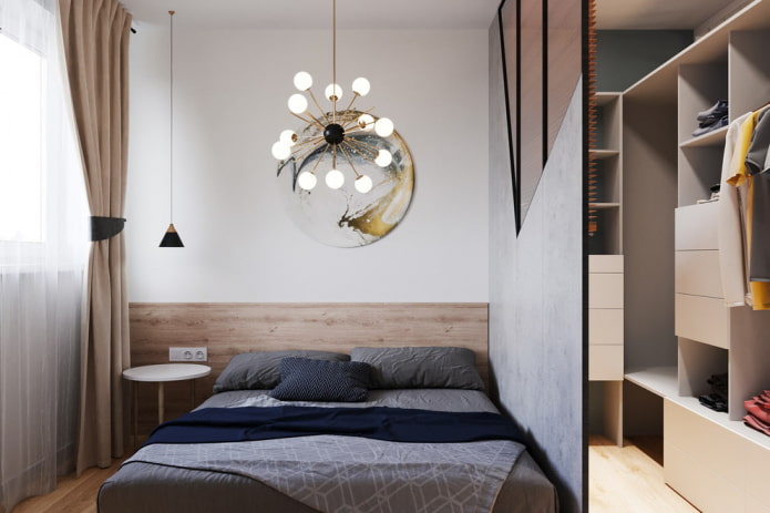 Garderob i sovrummet: boendealternativ, foton i interiören