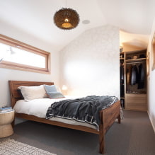 Kleiderschrank im Schlafzimmer: Unterkunftsmöglichkeiten, Foto im Innenraum-5