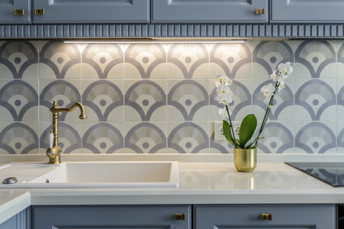 Avental de azulejo para a cozinha: dicas para escolher, projetar, fotografar no interior