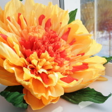 Как да направите големи цветя от гофрирана хартия? MK стъпка по 6