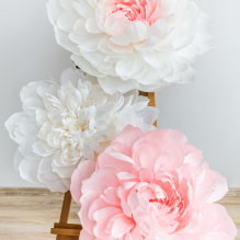 How to make large flowers from corrugated paper? MK step-by-8