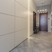 Comment faire un design pratique et élégant d'un couloir étroit? -6
