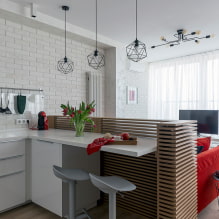 ห้องครัวห้องนั่งเล่นขนาดเล็ก: ภาพถ่ายในการตกแต่งภายในเค้าโครงและการออกแบบ -1