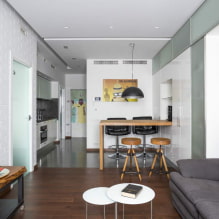 วิธีการออกแบบการออกแบบตกแต่งภายในของห้องครัวห้องนั่งเล่น 17 ตารางเมตร? -1