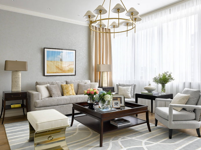 Come decorare un interno del soggiorno in stile neoclassico?