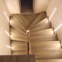 Lépcsőház világítás a házban: valódi képek és világítási példák-5
