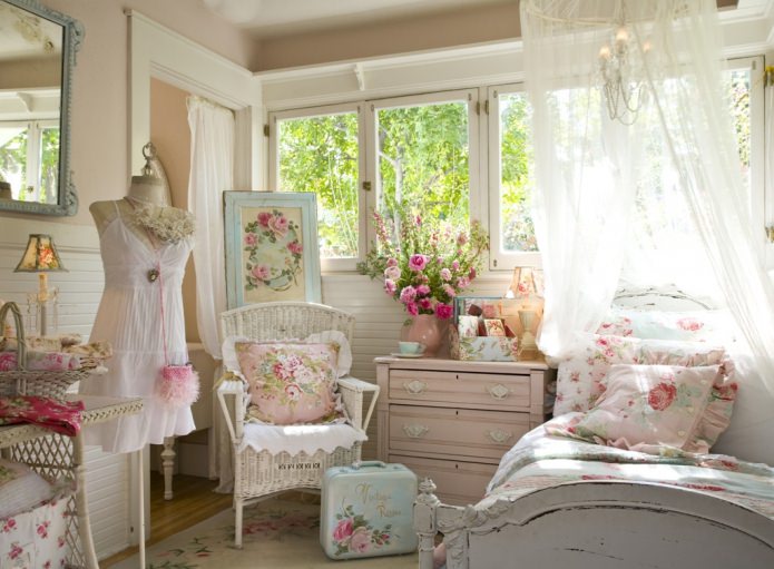 Shabby-chic in the interior: a description of the style, the choice of color, decoration, furniture and decor