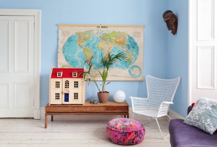 World map in the interior: features, photos