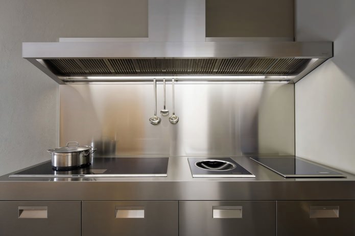Mutfak için metal önlük: özellikler, fotoğraf